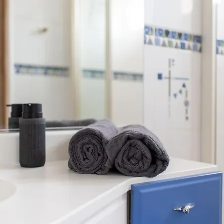 L'elegance Urbaine-clim-parking Gratuit Dans Rue Apartman