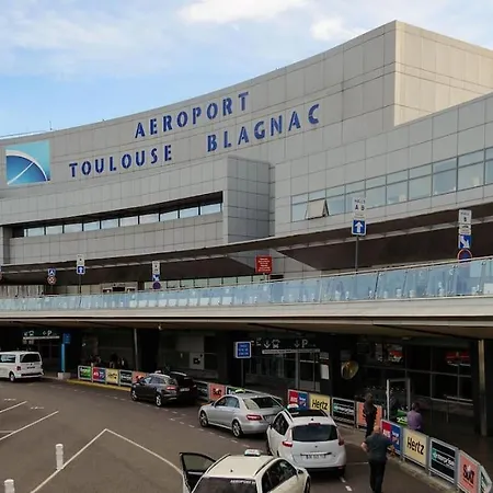 L'elegance Urbaine-clim-parking Gratuit Dans Rue Toulouse