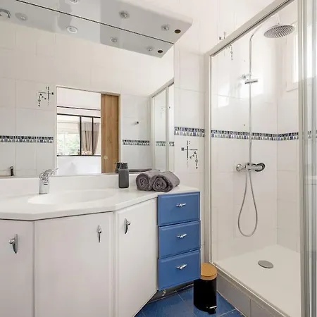 L'elegance Urbaine-clim-parking Gratuit Dans Rue דירה