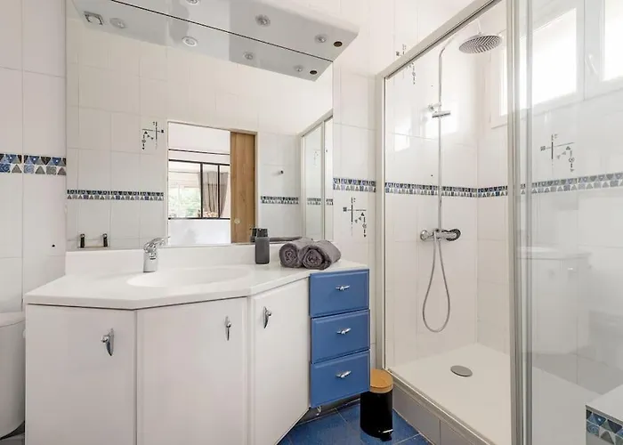 L'elegance Urbaine-clim-parking Gratuit Dans Rue Lejlighed